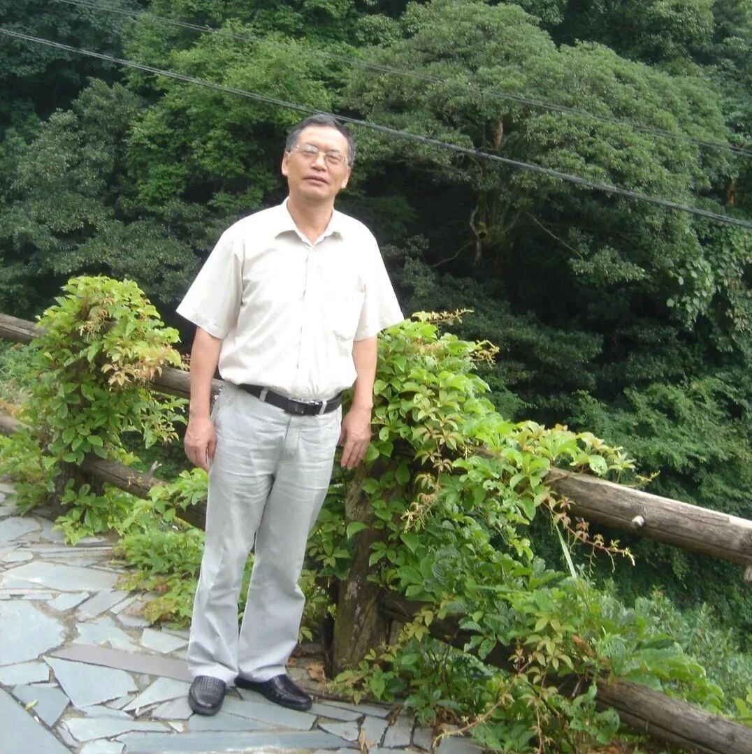 [新东西点评]张幼军:读邱和平的诗《与叶子的对话》-新东西-点点新